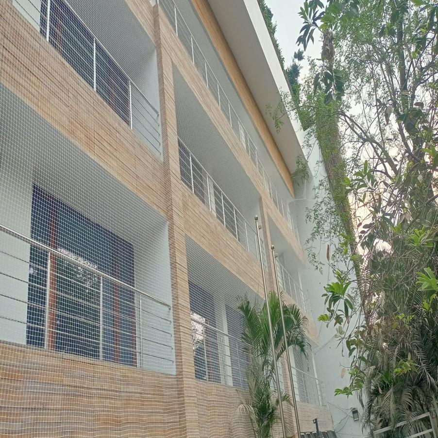 Bulding safety nets